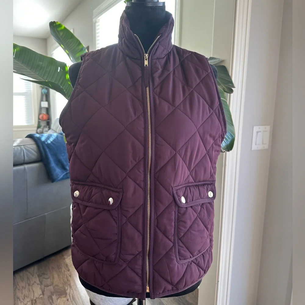 Thread & Supply Maroon Quilted Puffer Vest Gold Button/Zipper Women Size Medium - Picture 2 of 10